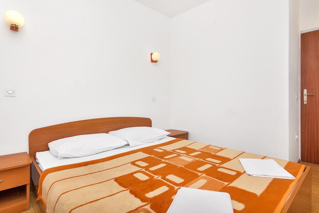 Apartmani Cico Gdinj Buitenkant foto