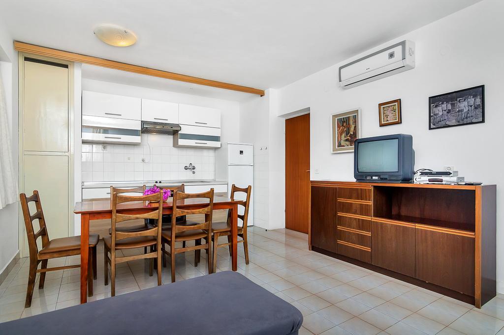 Apartmani Cico Gdinj Buitenkant foto