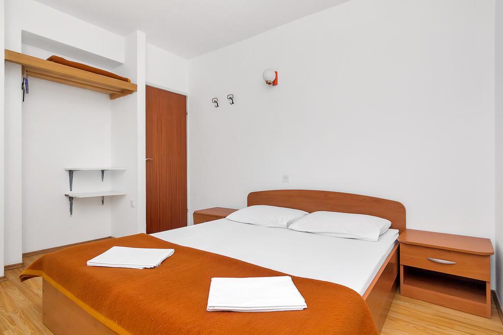 Apartmani Cico Gdinj Buitenkant foto
