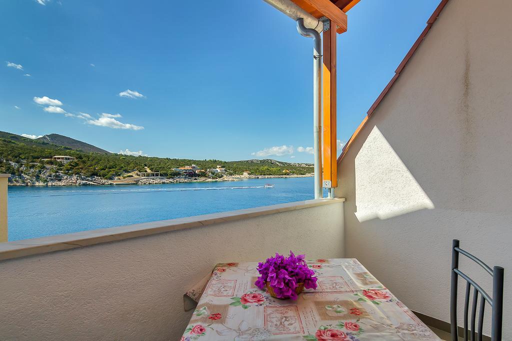 Apartmani Cico Gdinj Buitenkant foto