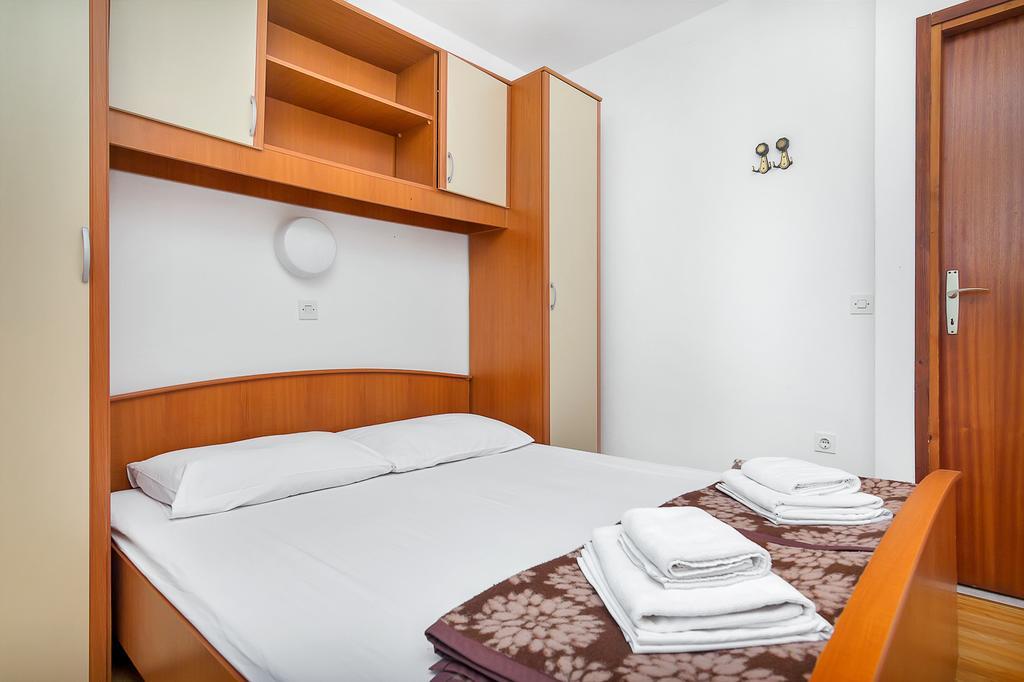 Apartmani Cico Gdinj Buitenkant foto