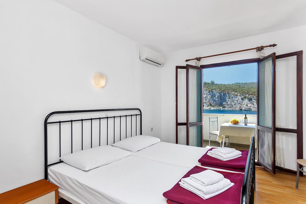Apartmani Cico Gdinj Buitenkant foto