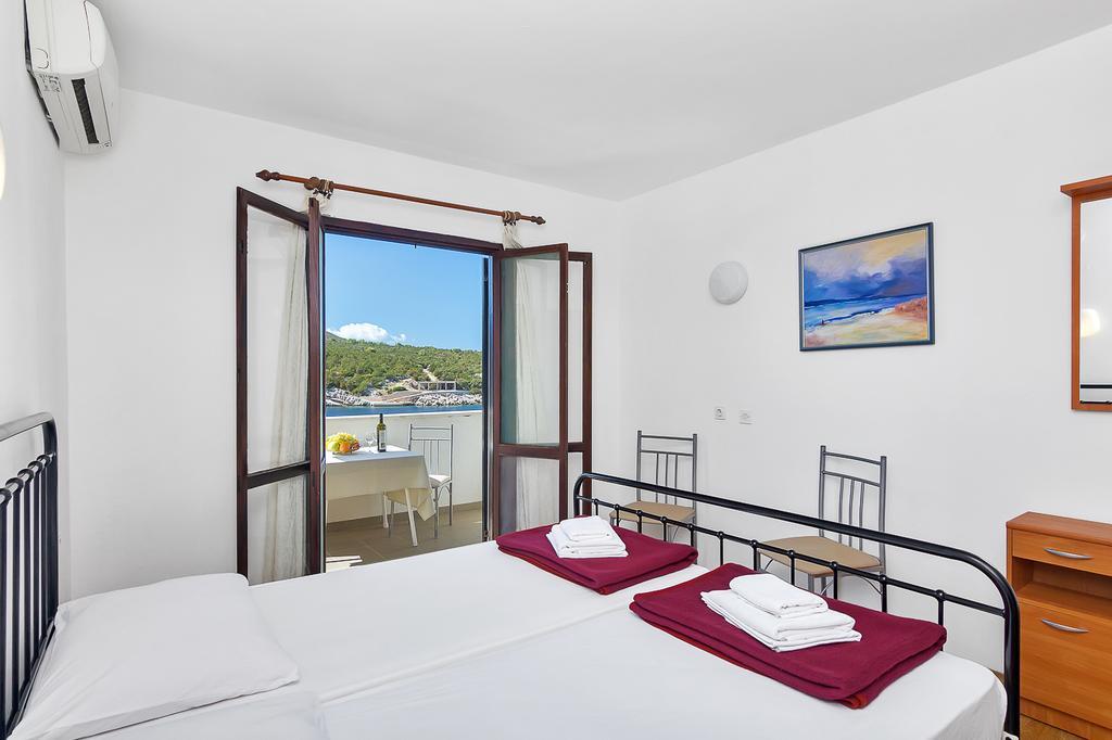 Apartmani Cico Gdinj Buitenkant foto